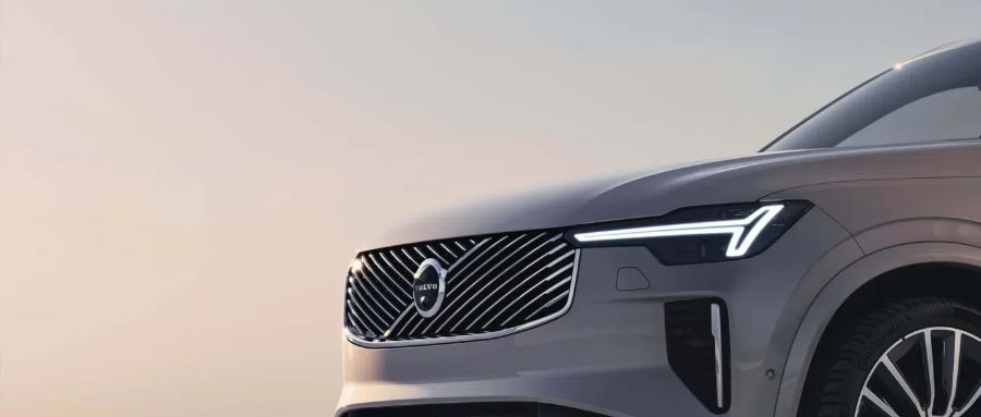 2025 Volvo XC90 4