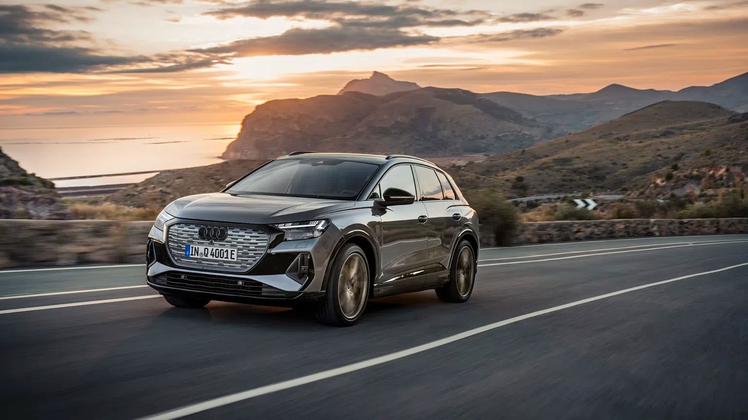 Интерьер Audi Q4 e-tron 2021 года для рынка РФ