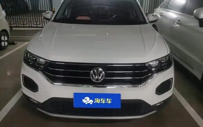 Подержанный автомобиль Volkswagen T-Roc 2020, китайский кроссовер, тип топлива бензин, обзор и цена на продажу