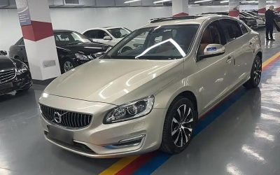 Подержанный автомобиль Volvo S60 2021, китайский седан, тип топлива бензин, обзор и цена на продажу