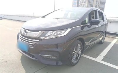 Экстерьер подержанного автомобиля Honda Odyssey 2018, минивэн, продажа, спецификации
