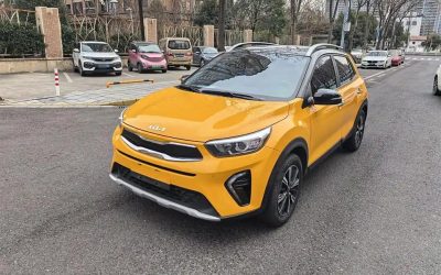 Kia Stonic 2023, подержанный автомобиль, внедорожник, бензин, 2WD, цена, обзор