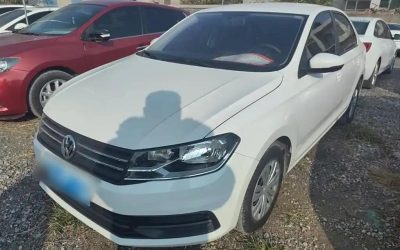 Used Volkswagen Santana 2022 sedan, gasoline 2WD, exterior and interior review, price, and detailed specifications.