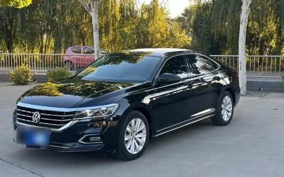 Интерьер подержанного седана Volkswagen Passat 2020, предпродажный автомобиль, спецификации, цена, бензиновый, 2WD