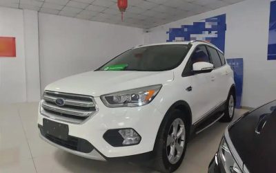 Подержанный автомобиль Ford Kuga 2018, кроссовер, экстерьер, цена, спецификации, бензиновый, 4WD, купить
