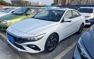 Интерьер подержанного седана Hyundai Elantra 2024, предпродажный автомобиль, спецификации, цена, бензиновый, 2WD