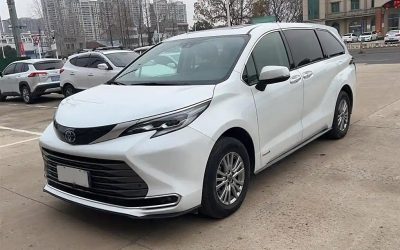 Интерьер подержанного минивэна Toyota Sienna 2023, предпродажный автомобиль, спецификации, цена, подключаемый гибрид, 4WD