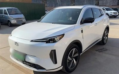 Интерьер китайского внедорожника Changan Nevo Q05 2024, предпродажный автомобиль, спецификации, цена, электрический, 4WD