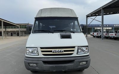 Интерьер подержанного Naveco Deyi 2014 минивэн бензин 2WD, обзор и спецификации
