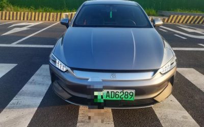 Интерьер китайского подержанного BYD Qin PLUS 2022 седан электрический 2WD, обзор и цена