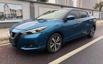 Подержанный автомобиль Nissan Bluebird 2018, седан, бензин, 2WD, интерьер, обзор, цена