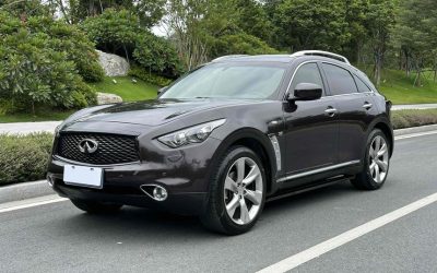 Подержанный автомобиль Infiniti QX70 2014, внедорожник, бензин, 4WD, интерьер, спецификации, цена