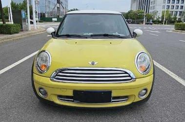 Экстерьер подержанного автомобиля MINI 2010, хэтчбек, бензин, 2WD, обзор, спецификации, цена, продажа, купить