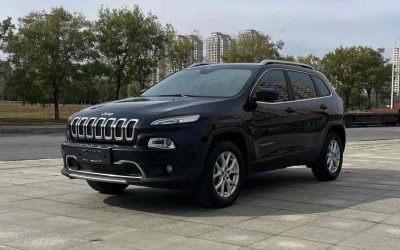 Экстерьер подержанного автомобиля Jeep Cherokee 2016, внедорожник, бензин, 4WD, обзор, спецификации, цена, продажа, купить