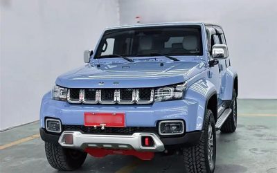 Подержанный автомобиль BAIC BJ40 2023, китайский внедорожник, тип топлива бензин, обзор и цена на продажу