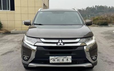 Mitsubishi Outlander 2017, внедорожник, бензин, 4WD, подержанный автомобиль, купить, цена, спецификации
