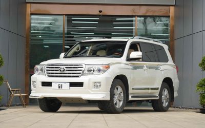 Used Toyota Land Cruiser 2015 SUV, gasoline, 4WD - exterior, interior, price, and specs overview