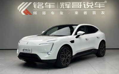Китайский подержанный автомобиль Avatr 11 2023, электрический, 4WD, обзор и цена