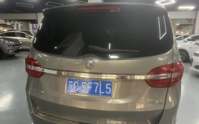Buick GL8 2019, подержанный бензиновый минивэн, 2WD, экстерьер для продажи в Китае.