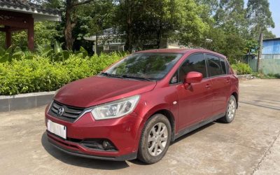 Venucia R50 2017, китайский подержанный хэтчбек, бензин, 2WD, экстерьер для продажи.