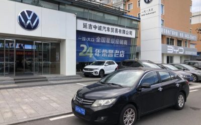 Интерьер подержанного китайского седана Zotye Z300 2013, бензин, 2WD, с ценой и спецификациями.