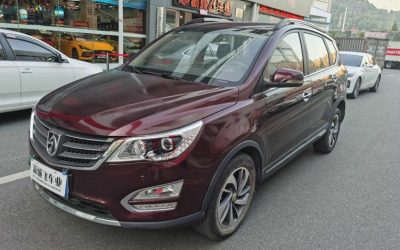 Экстерьер подержанного Baojun 560 2016 внедорожника, китайский подержанный автомобиль, бензиновый, полный привод, на продажу в Китае с ценой и характеристиками.