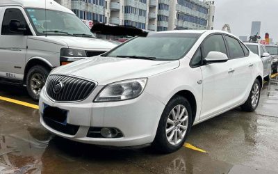 Полный экстерьер подержанного седана Buick Excelle GT 2014, китайский авто, бензин, 2WD, для покупки с обзором спецификаций и цены.