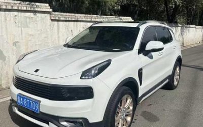 Полный вид Lynk & Co 01 2018, китайский подержанный гибридный внедорожник с 4WD, спецификации и цена для покупки.