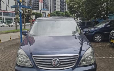 Полный вид Buick GL8 2010, подержанный минивэн с бензином, 2WD, спецификации и цена для покупки.