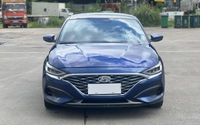 Подержанный седан Hyundai Lafesta 2021, 2WD, бензин, с характеристиками и ценой