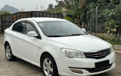 Динамичный вид экстерьера Roewe 350 2011, китайского подержанного бензинового седана, передний привод, с характеристиками, ценой и дизайном.