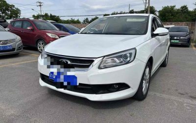 Подержанный бензиновый седан Chery Arrizo 7 2014 для продажи, с характеристиками, ценой и приводом 2WD в Китае.