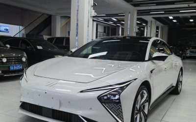 Подержанный электрический седан IM L7 2022 с характеристиками, ценой и приводом 2WD для продажи в Китае.