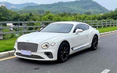 Обзор подержанного Bentley Continental 2021, купе, с экстерьером, бензиновым типом топлива, полным приводом 4WD и ценой на продажу.
