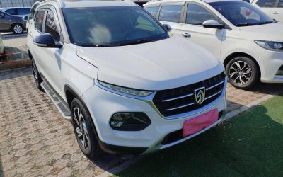 Обзор подержанного Baojun 510 2017, внедорожник, с экстерьером, бензиновым типом топлива, передним приводом 2WD и ценой на продажу в Китае.
