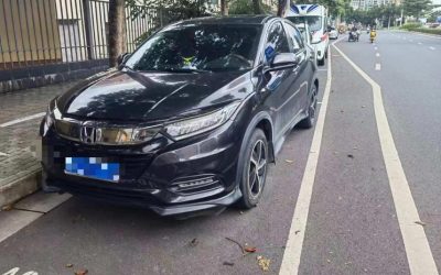 Обзор подержанного Honda Vezel 2020, внедорожник, с экстерьером, гибридным типом топлива, полным приводом 4WD и ценой на продажу в Китае.