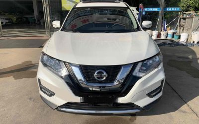 Полный вид подержанного внедорожника Nissan X-Trail 2021, бензин, 4WD, с характеристиками и ценой для покупателей.