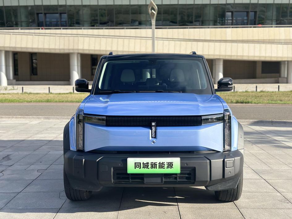 Подержанный электрический внедорожник Chery iCAR 03 2024 для продажи, с экстерьером, характеристиками и ценой в Китае.