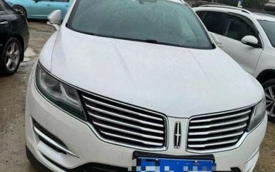 Интерьер подержанного бензинового внедорожника Lincoln MKC 2015, для продажи с характеристиками и ценой в Китае.