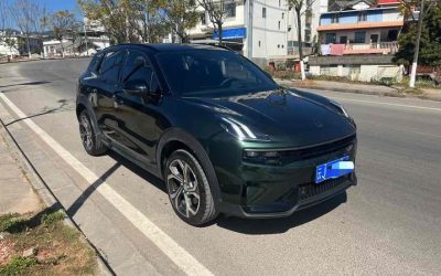 Подержанный Lynk & Co 06 2023 (внедорожник, гибрид, 2WD) из Китая, с экстерьером, характеристиками, ценой и возможностью покупки.