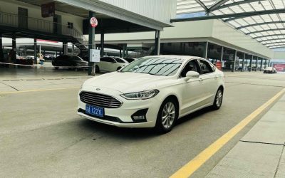 Подержанный автомобиль Ford Mondeo 2019, седан, бензин, передний привод, обзор интерьера, экстерьера, спецификации и цена продажи.