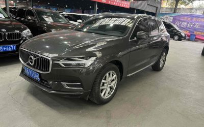Передний экстерьер подержанного Volvo XC60 2020, внедорожник, бензиновый, 4WD, подержанный автомобиль на продажу с ценой и характеристиками.
