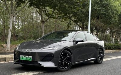 Экстерьер Deepal SL03 2023 седан, электрический, 2WD, китайский подержанный авто с характеристиками.