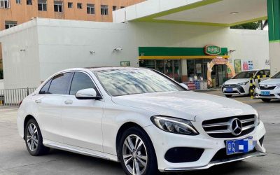 Подержанный автомобиль Mercedes-Benz C-Class 2015, седан, бензин, 2WD, обзор и цена