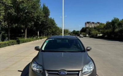 Предпродажный автомобиль Ford Focus 2015 седан бензиновый 2WD интерьер обзор цена продажа авто