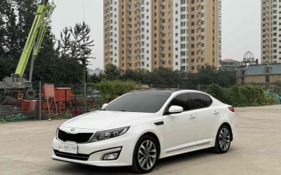 Передне-боковой вид Kia K5 2015 седан, вторичный автомобиль из Китая, с ценой и характеристиками.