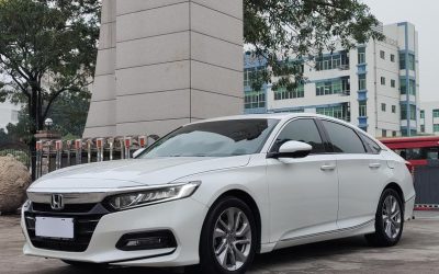 Полный вид седана Honda Accord 2021, подержанный авто, 2WD, бензин, обзор характеристик и цены.