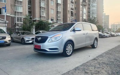 Передне-боковой вид Buick GL8 2020 минивэн, вторичный автомобиль из Китая, с ценой и характеристиками.