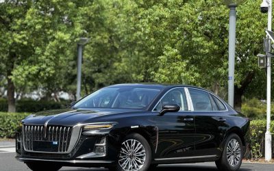 Полный экстерьер седана Hongqi H5 2024, китайского подержанного автомобиля на продажу, с характеристиками, ценой и 2WD бензиновым типом топлива.
