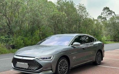 Полный экстерьер седана BYD Han 2021, китайского подержанного автомобиля на продажу, с характеристиками, ценой и 2WD электрическим типом топлива.